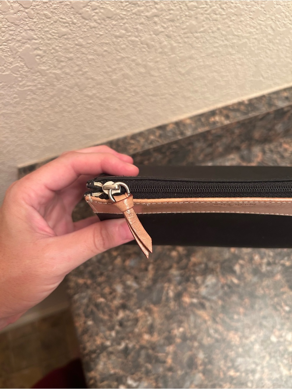 Kate Spade | Pouch - Picture 3 of 12